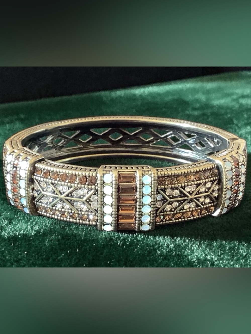 Heidi Daus bracelet with Swarovski crystals in brown, white, & champagne. NWOT